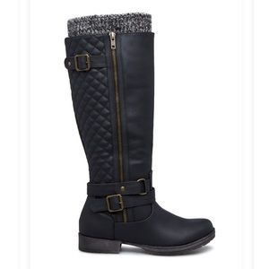 Shoedazzle Finley Quilt Flat Boot Size 7